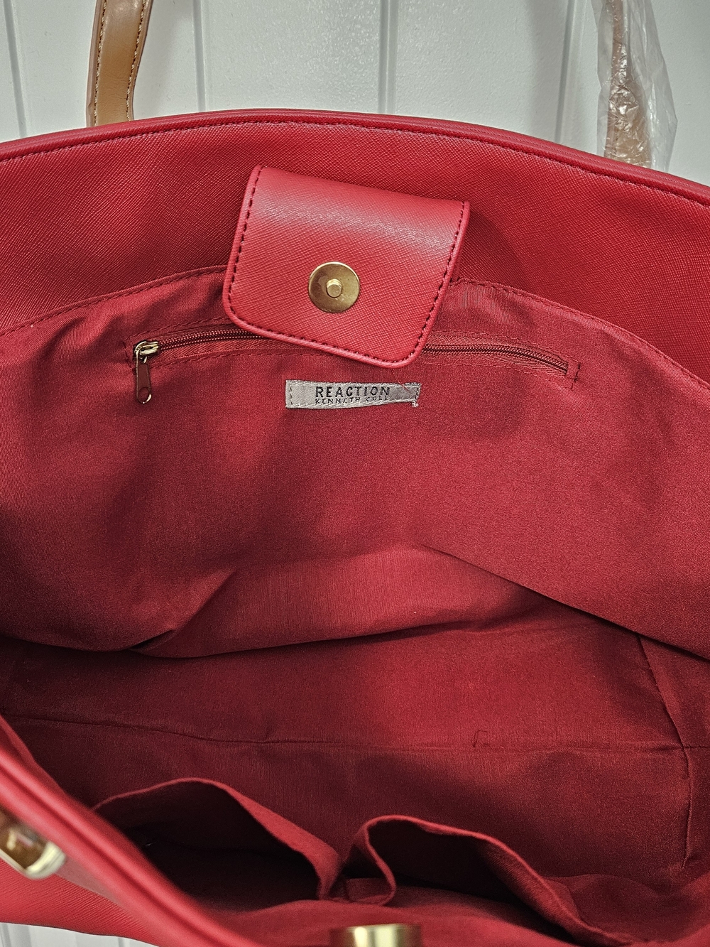 Kenneth Cole Reaction Red Vinyl Tote with Tan Handles - Picture 6 of 7